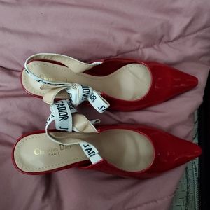 Vestiaire Collective
J'adior patent leather heels